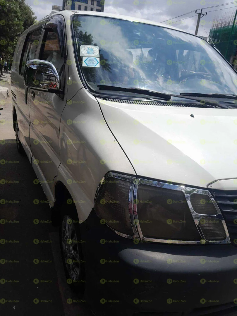 2008 Model-Toyota Hiace Dolphin