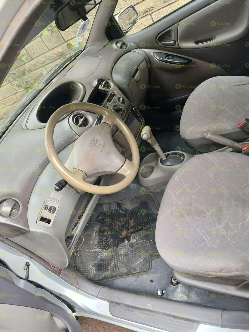 2001 Model-Toyota Platz