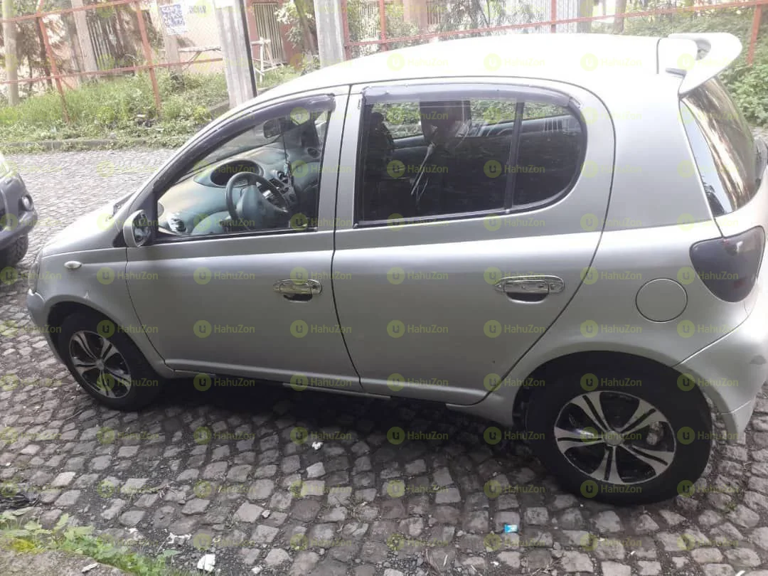 2001 Model-Toyota Vitz