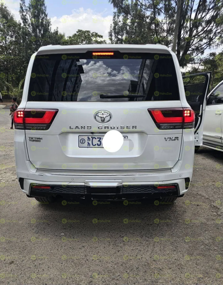 2022 Model-Toyota Land Cruiser 300