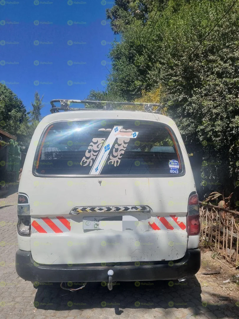 2005 Model–Toyota Dolphin