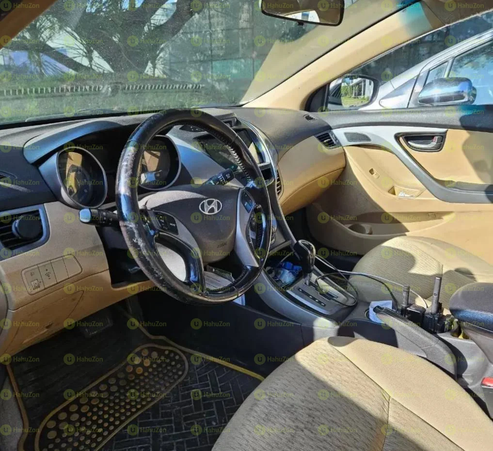 2012 Model-Hyundai Elantra