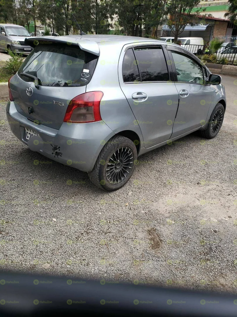2006 Model-Toyota Yaris Compact
