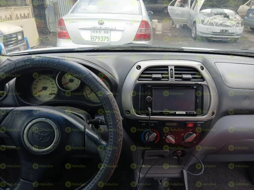 2002 Model-Toyota Rav4