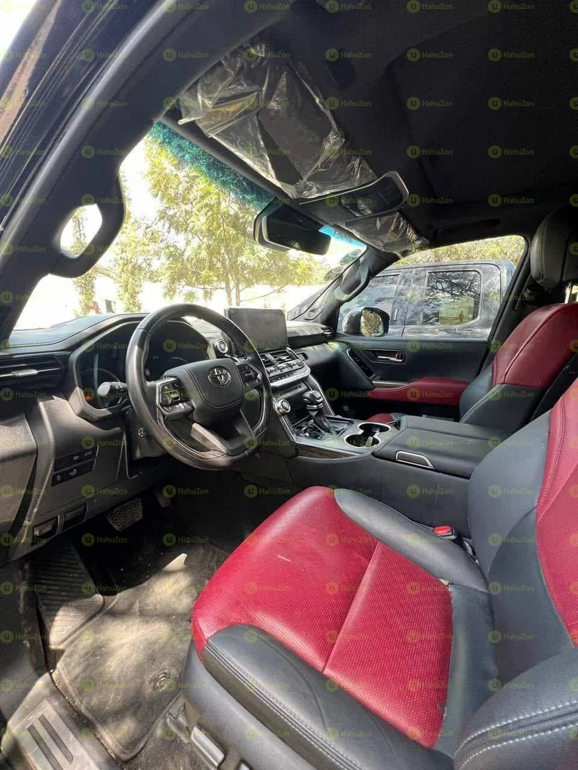 2023 Model-Toyota Land Cruiser V6 VXR