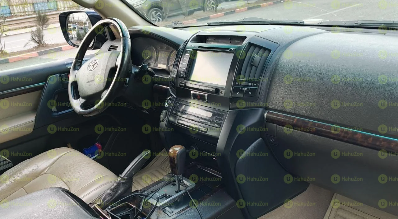 2009 Model-Toyota Land-Cruiser