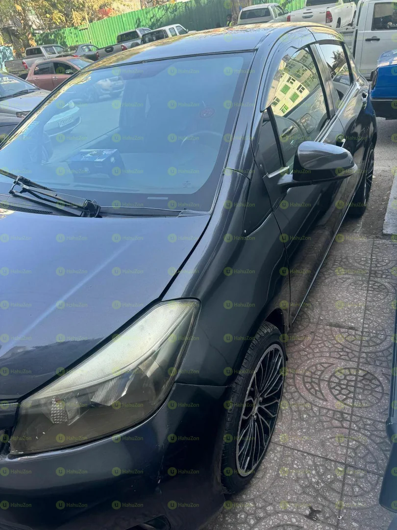 2011 Model-Toyota Yaris Compact