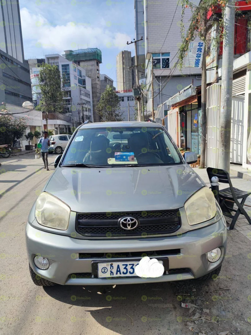 2004 Model-Toyota Rav4