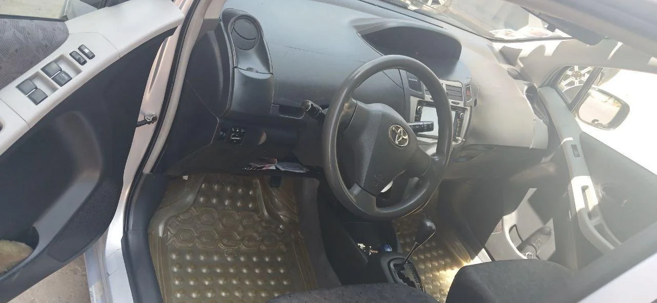 2010 Model-Toyota Yaris Compact