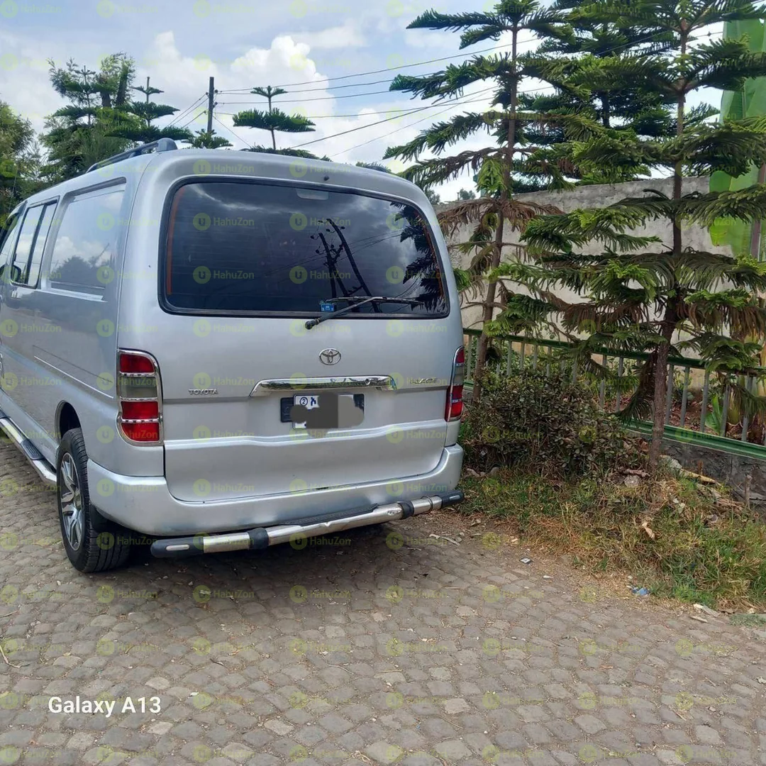 2011 Model-Toyota Hiace Dolphin
