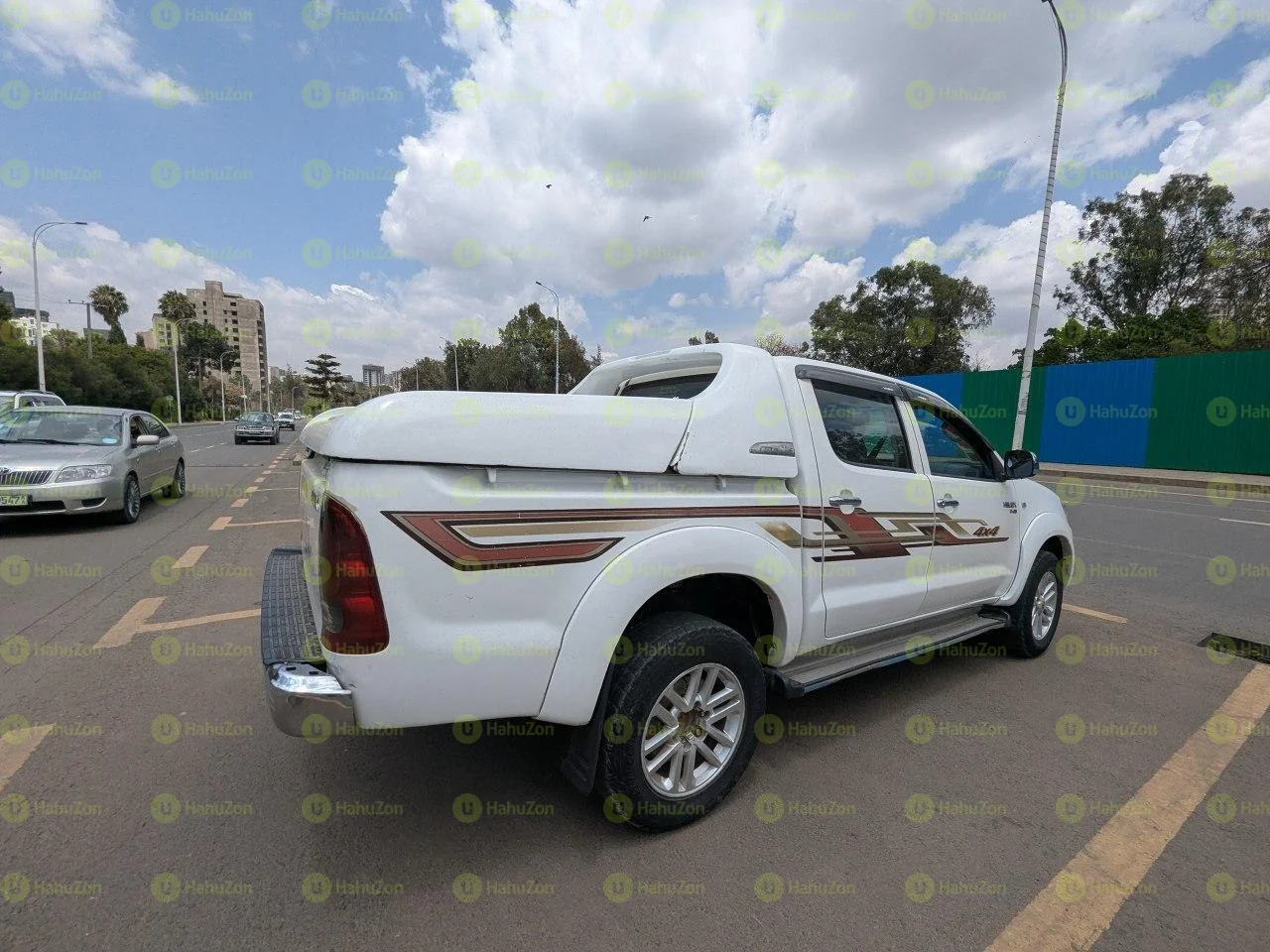 2011 Model-Toyota Hilux