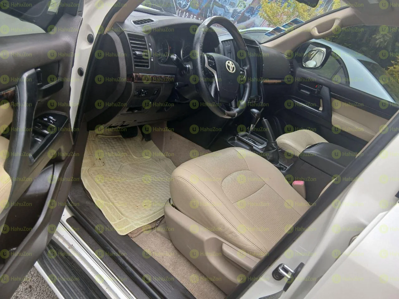 2012 Model-Toyota Landcruiser V8 gxr