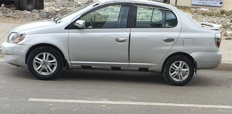 1999 Model-Toyota Platz