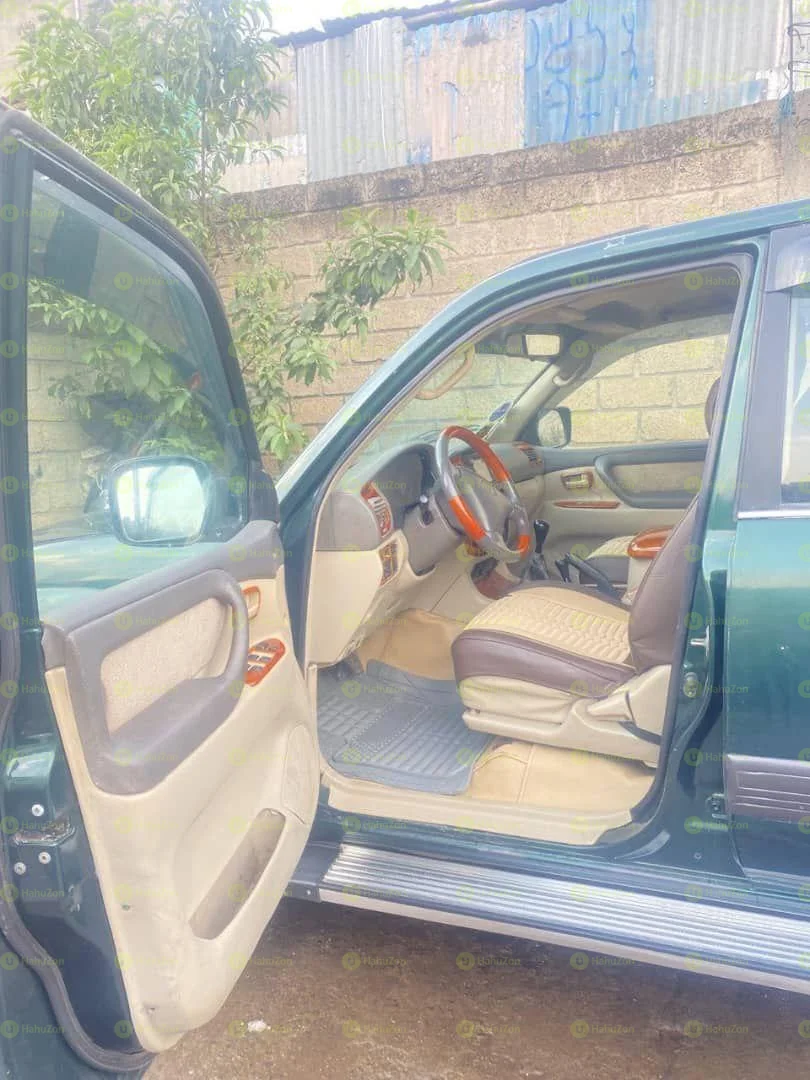2006 Model-Toyota Land cruiser 105