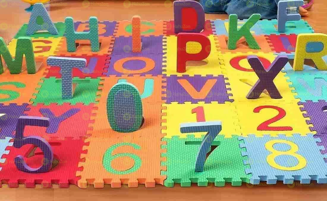 26 የእንግሊዝኛ ፊደላት እና 10 ቁጥሮችን ያካተተ መማሪያ ምንጣፍ