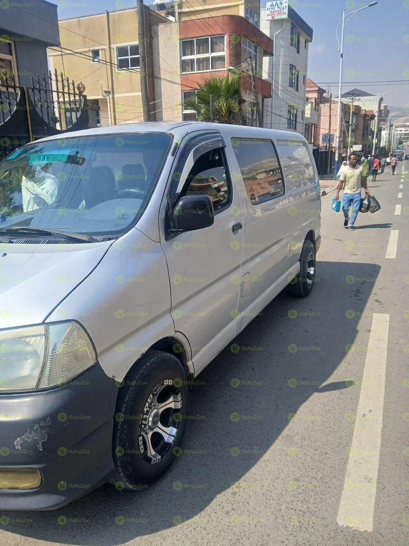 2010 Model-Toyota Dolphin D4D