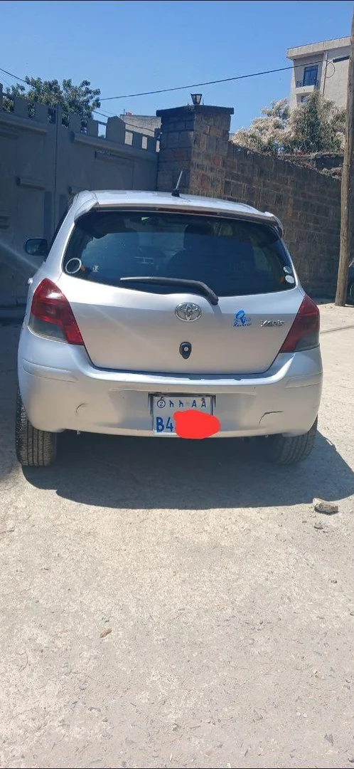 2010 Model-Toyota Yaris Compact