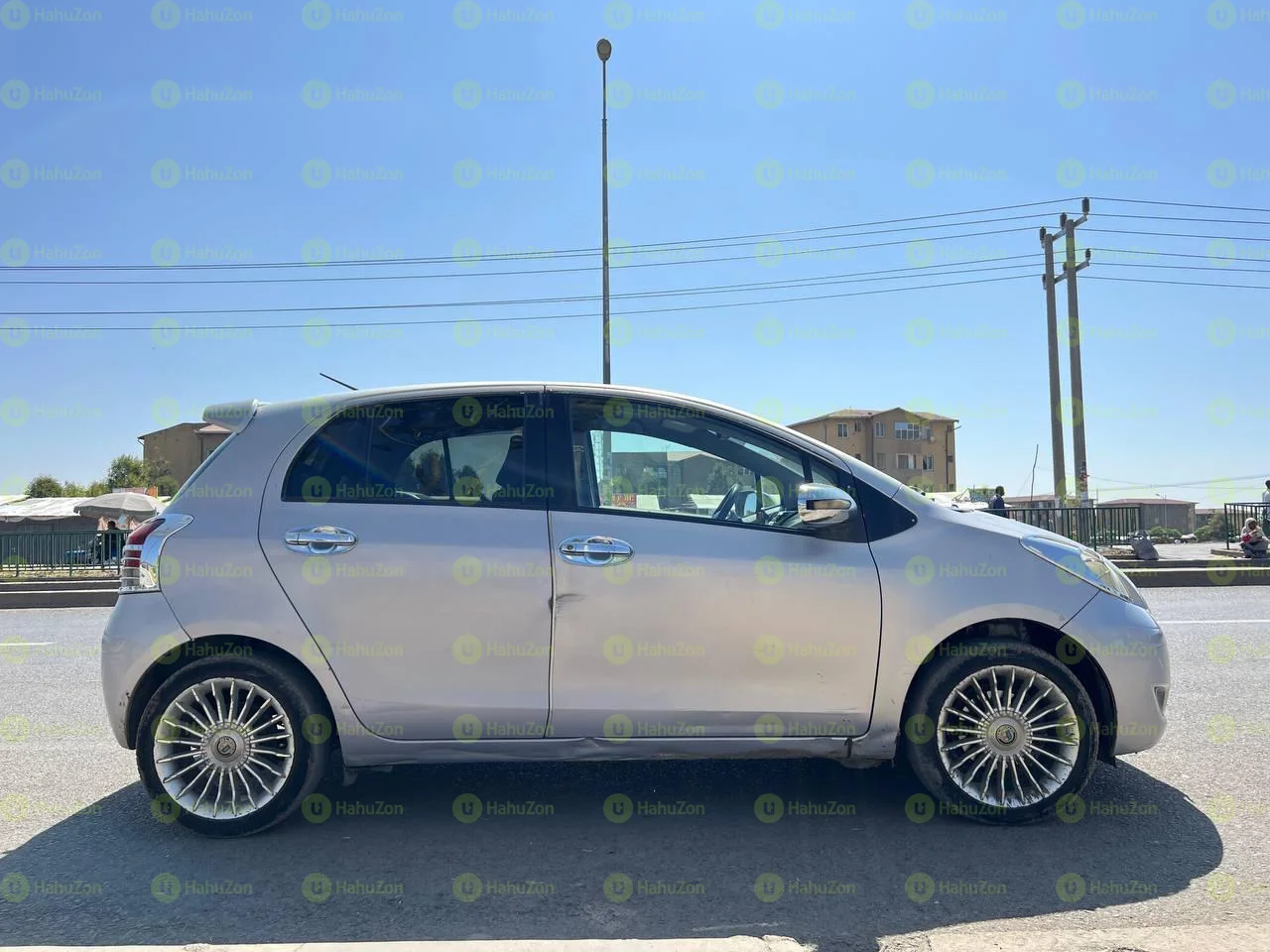 2010 Model-Toyota Yaris Compact