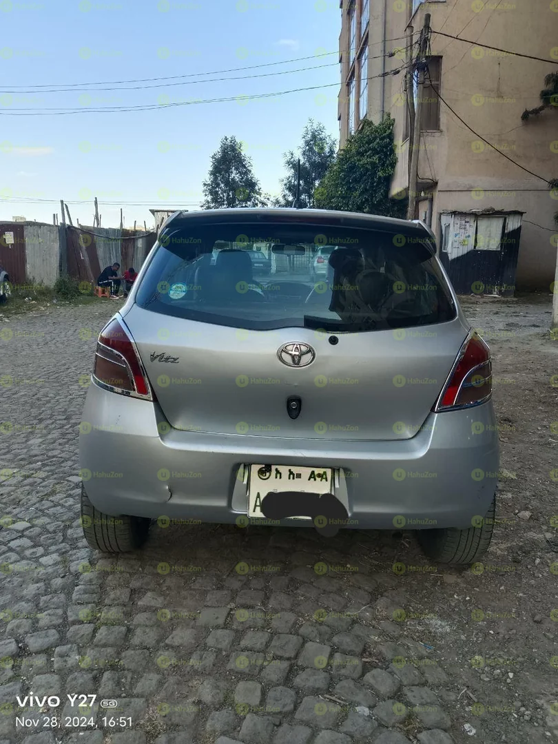 2006 Model-Toyota Yaris Compact