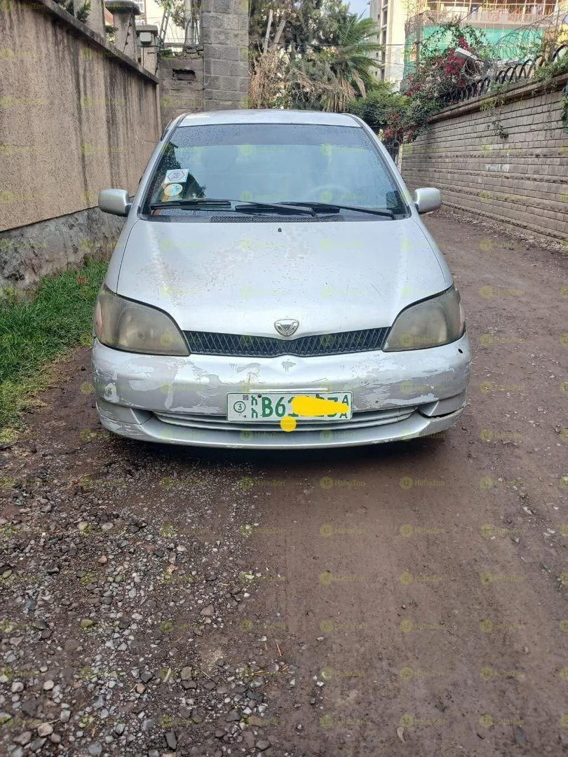 2001 Model-Toyota Platz