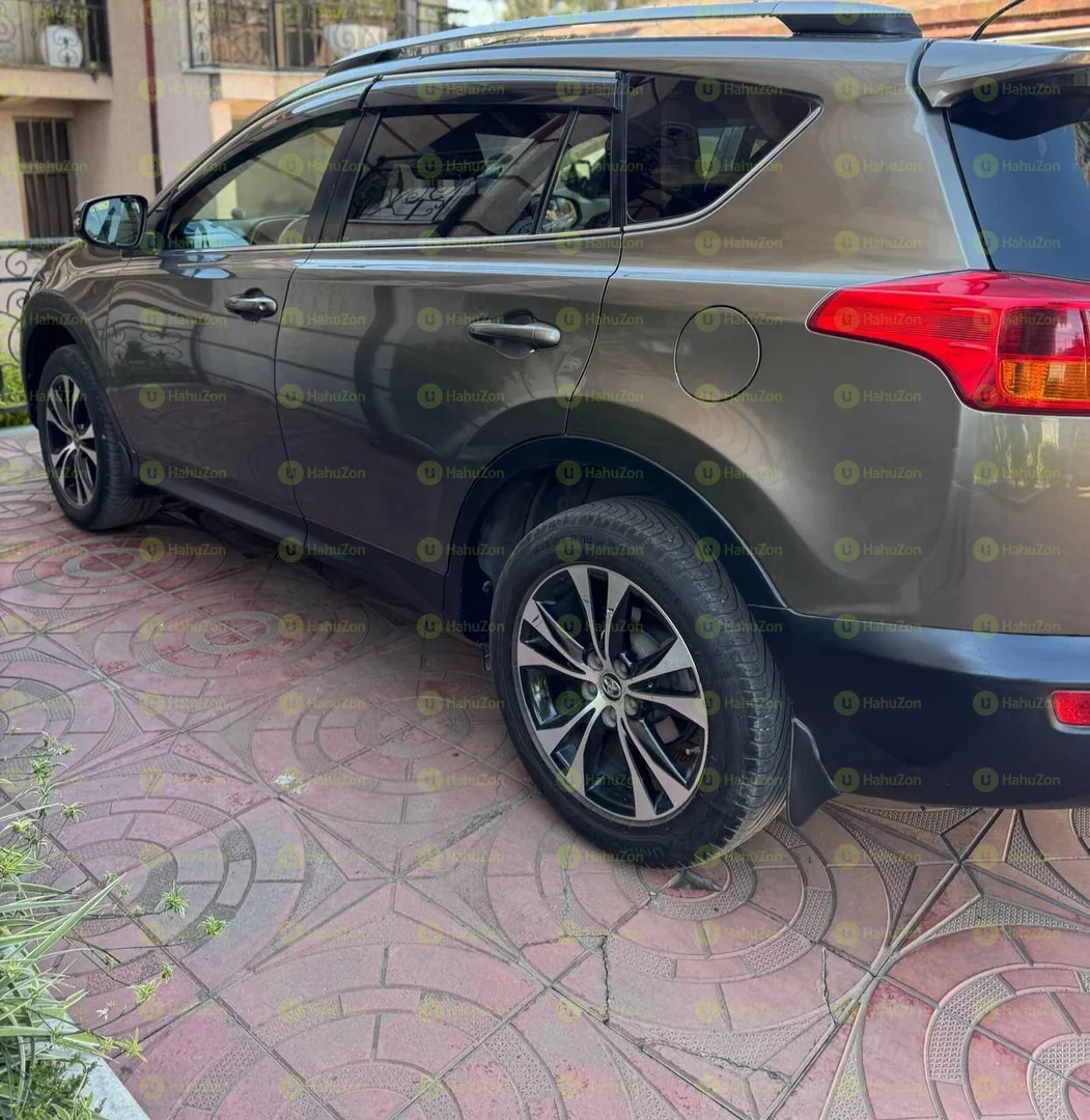 2015 Model-Toyota Rav4