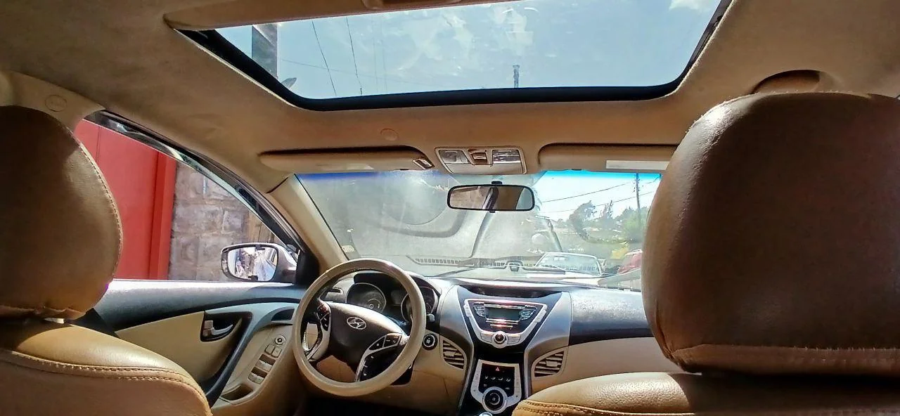 2012 Model-Hyundai Elantra
