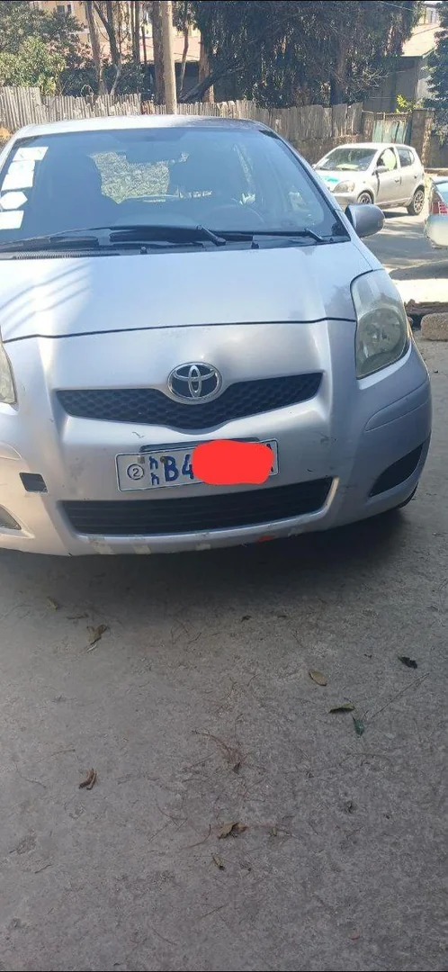 2010 Model-Toyota Yaris Compact