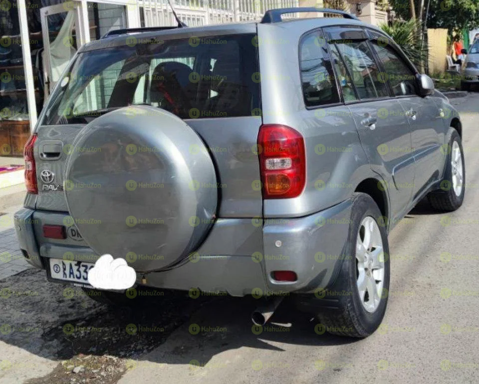 2004 Model-Toyota Rav4