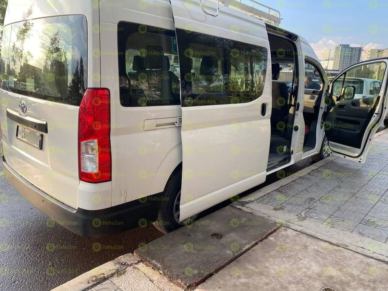 2021 Model-Toyota Hiace Highroof