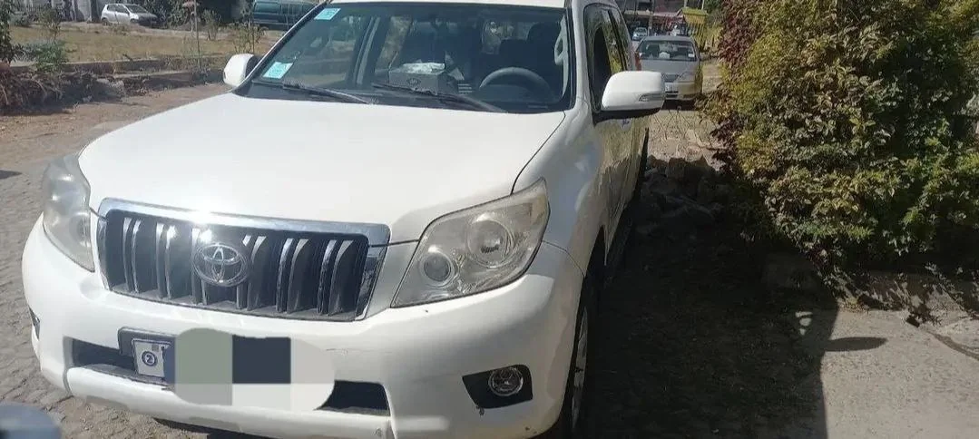 2012 Model-Toyota Landcruiser Prado
