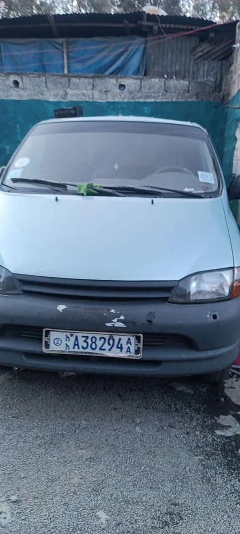 2000 Model-Toyota Dolpin