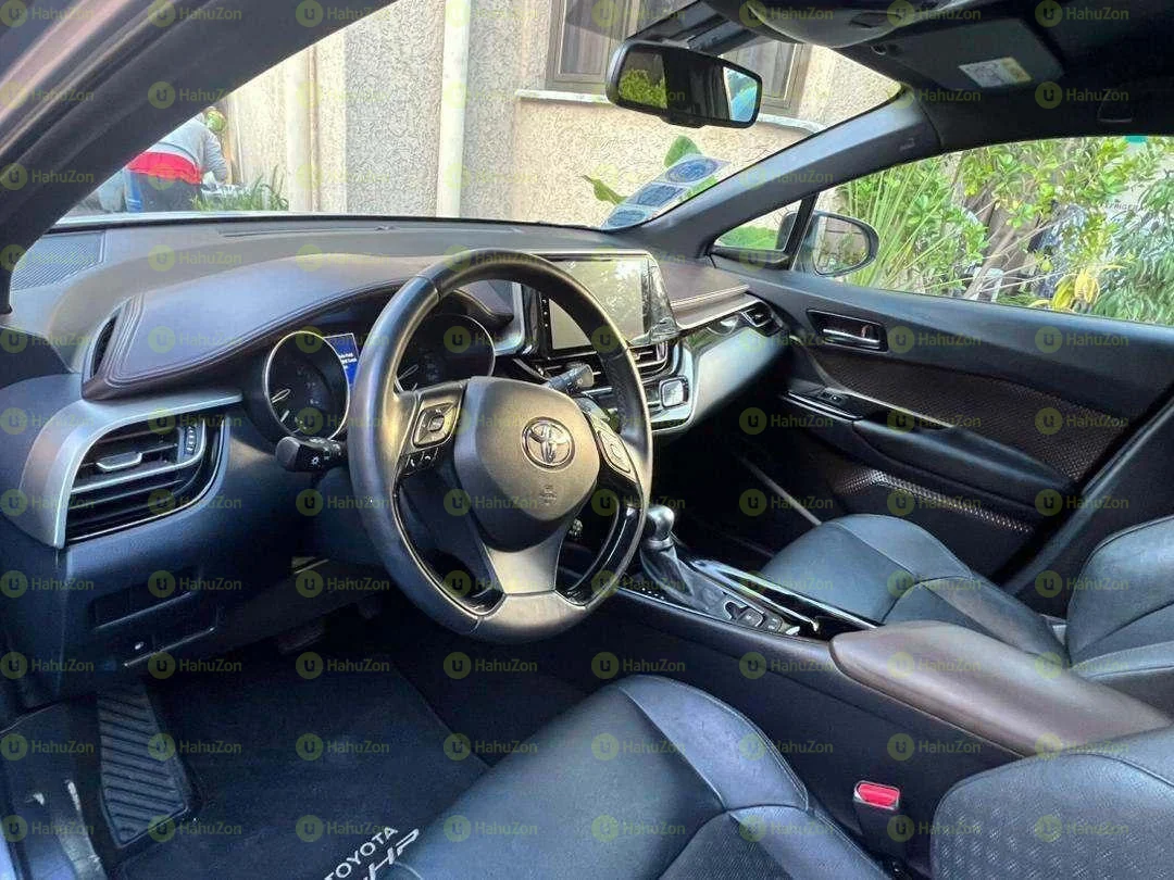 2017 Model-Toyota Ch-R