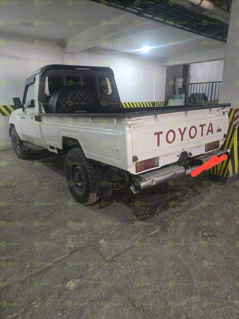 2015 Model- Toyota Land Cruiser Single Cap