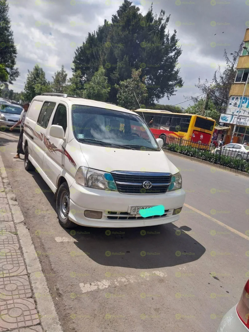 2011 Model-Toyota Hiace D4D Half Van