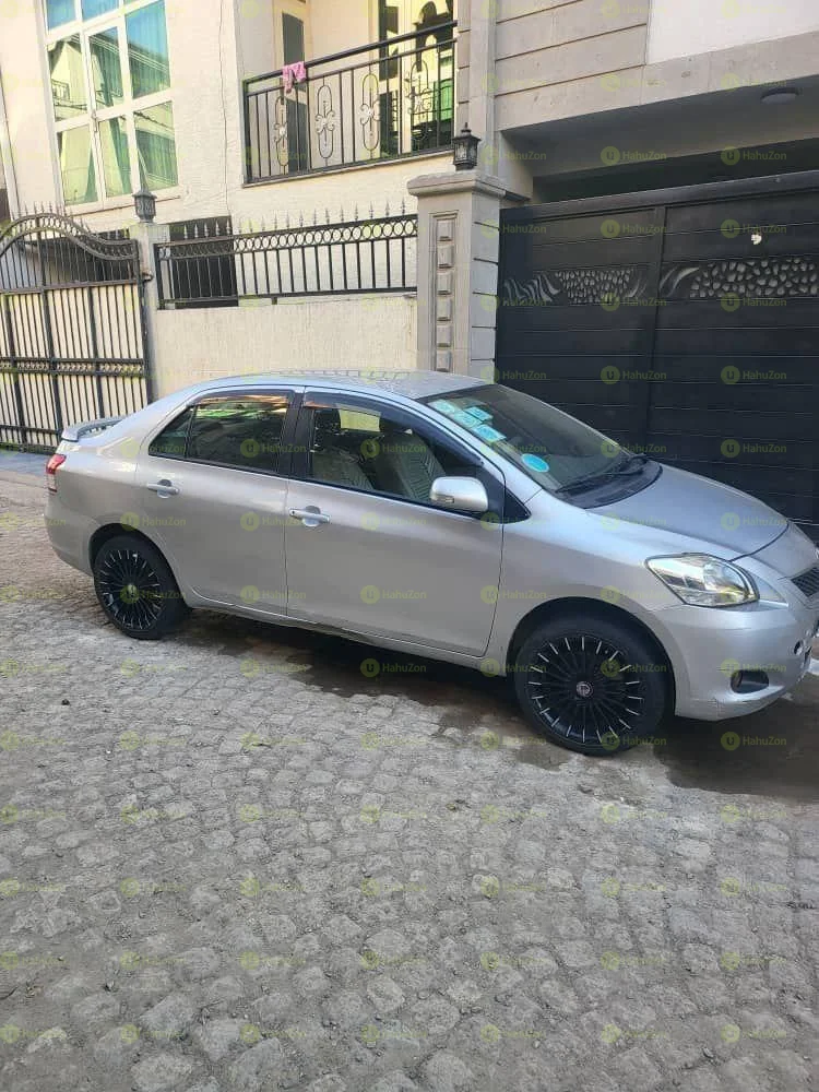 2010 Model-Yaris Belta