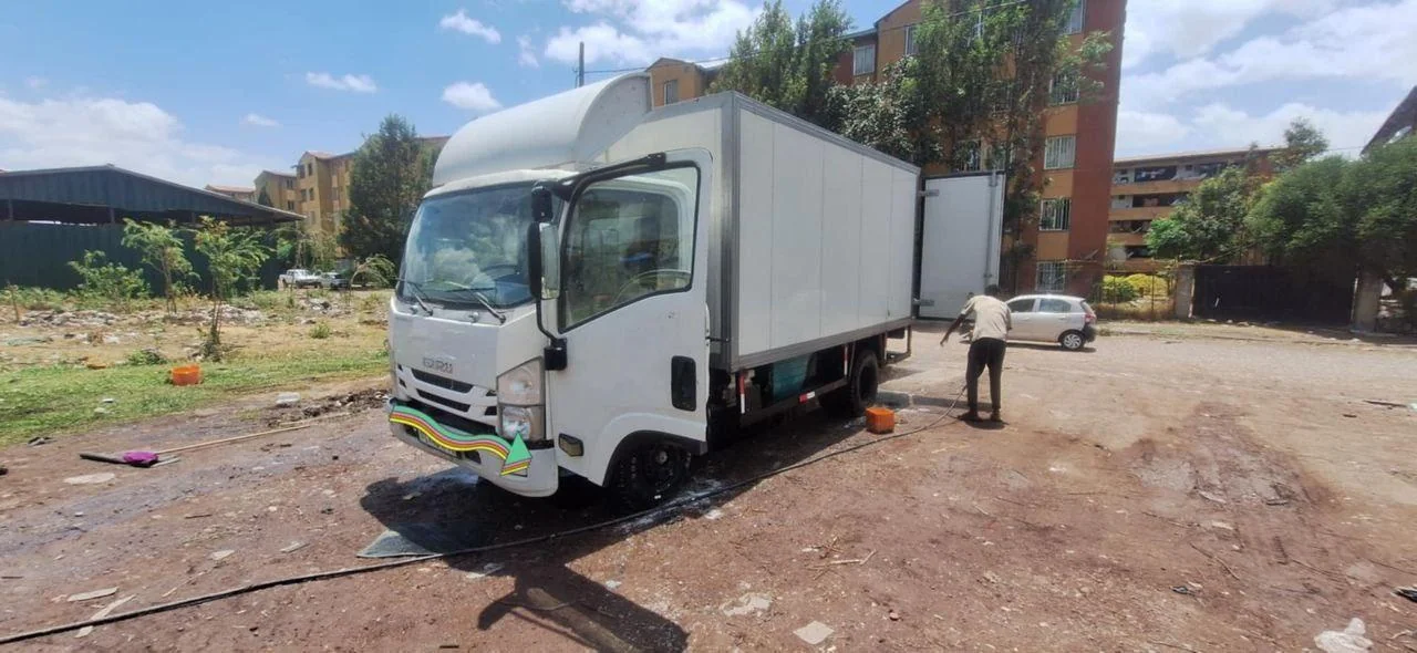 2017 Model-Isuzu Obama Van