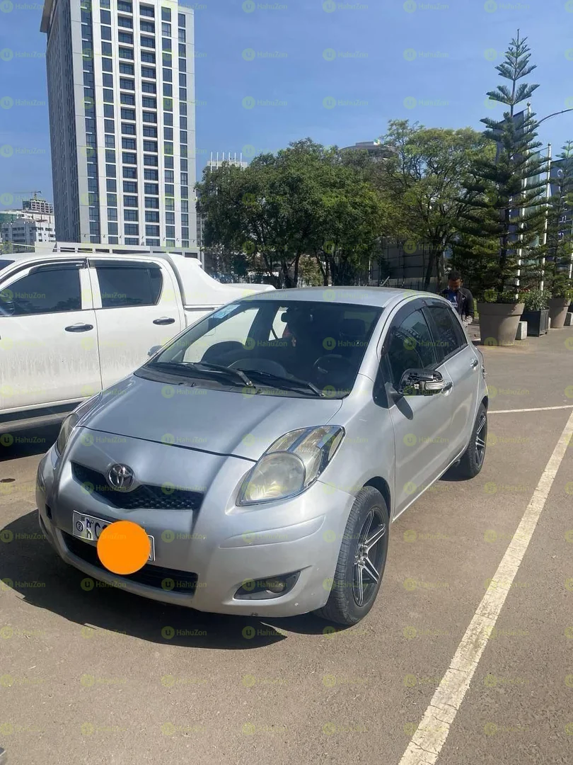 2009 Model-Toyota Yaris Compact