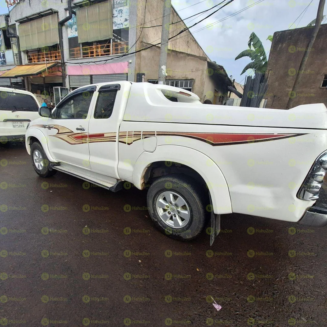 2009 Model-Toyota Hilux Single-Cab
