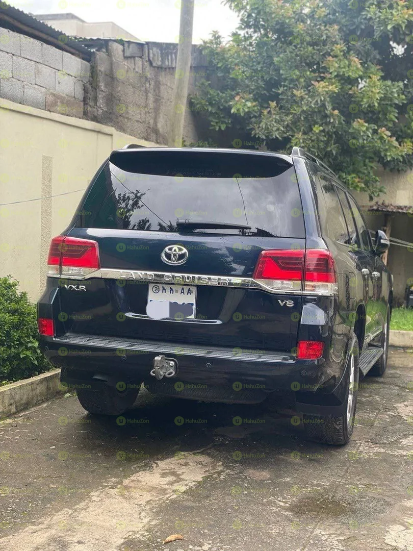 2017 Model-Toyota LandCruiser V8 VX.R