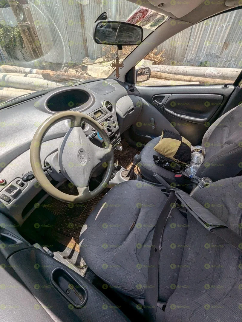 2001 Model- Toyota Vitz Yaris