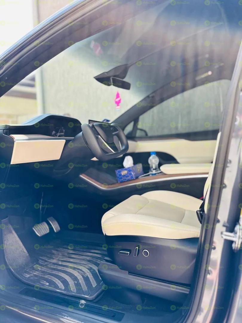 2023 Model-Tesla Model X