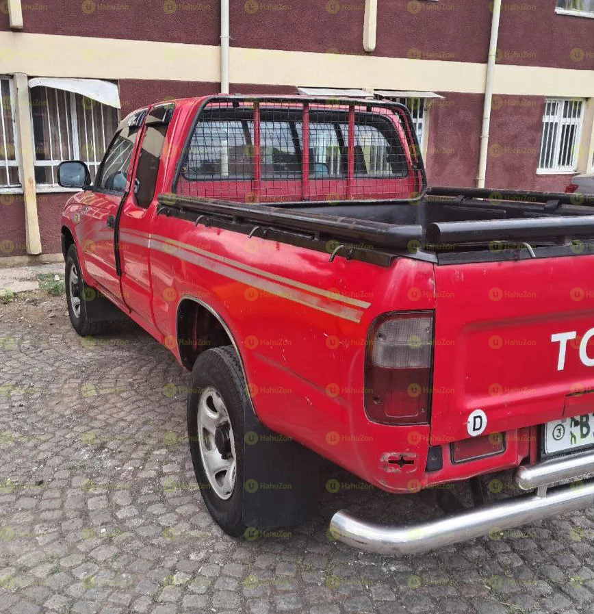 2000 Model-Toyota 2Lt Kin Cap