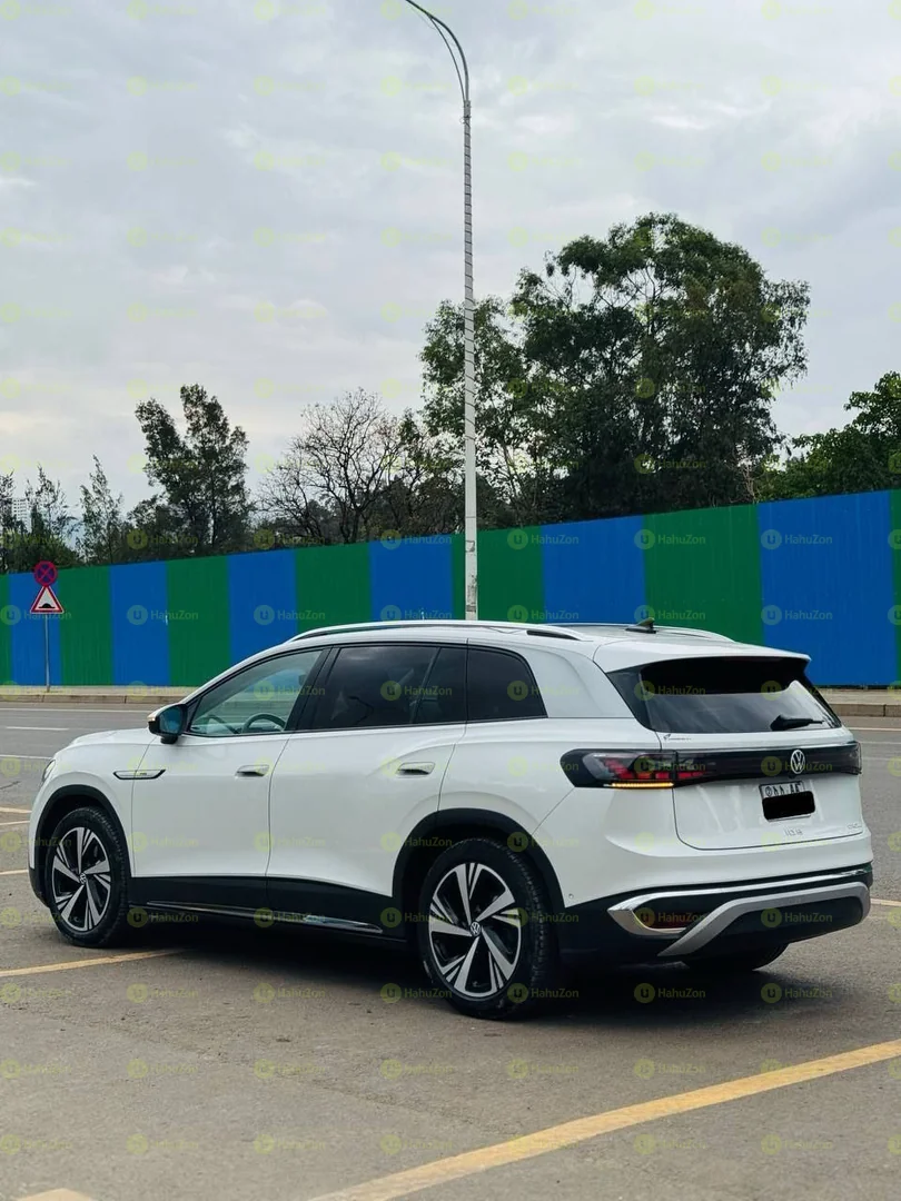2022 Model-Volkswagen ID.6 Crozz Pro