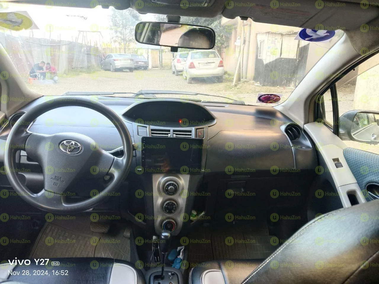 2006 Model-Toyota Yaris Compact