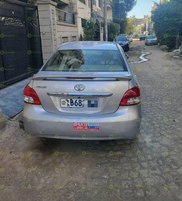 2010 Model-Yaris Belta