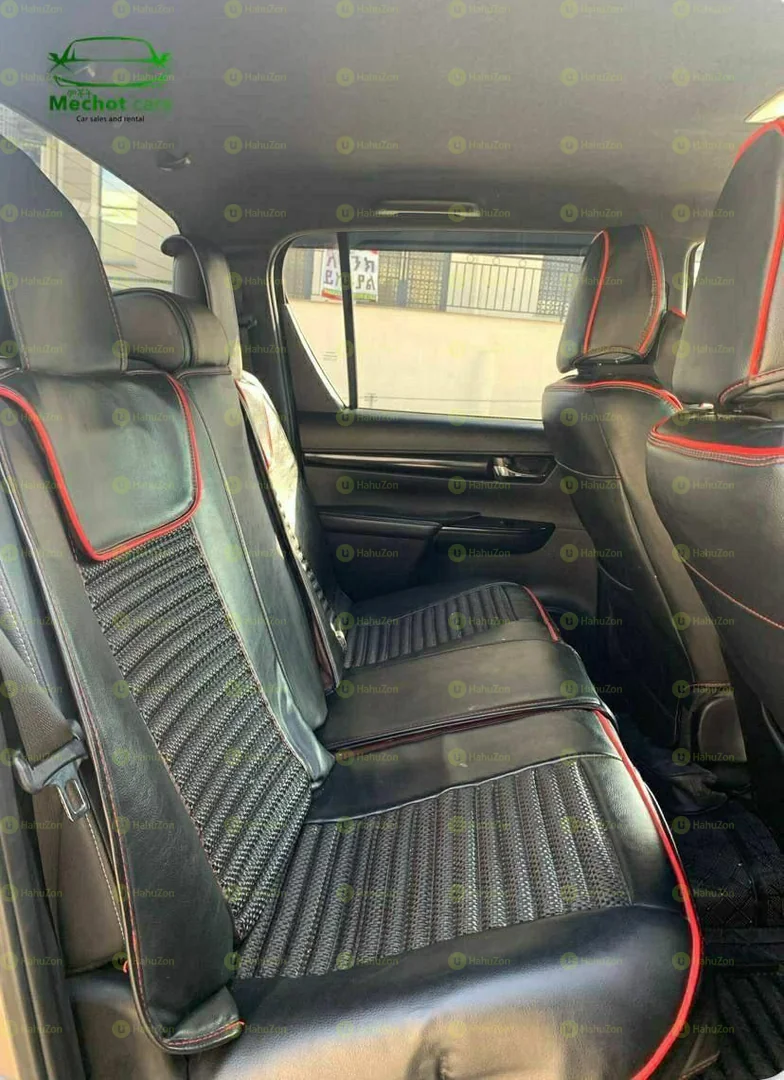 2020 Moel-Toyota Hilux Revo
