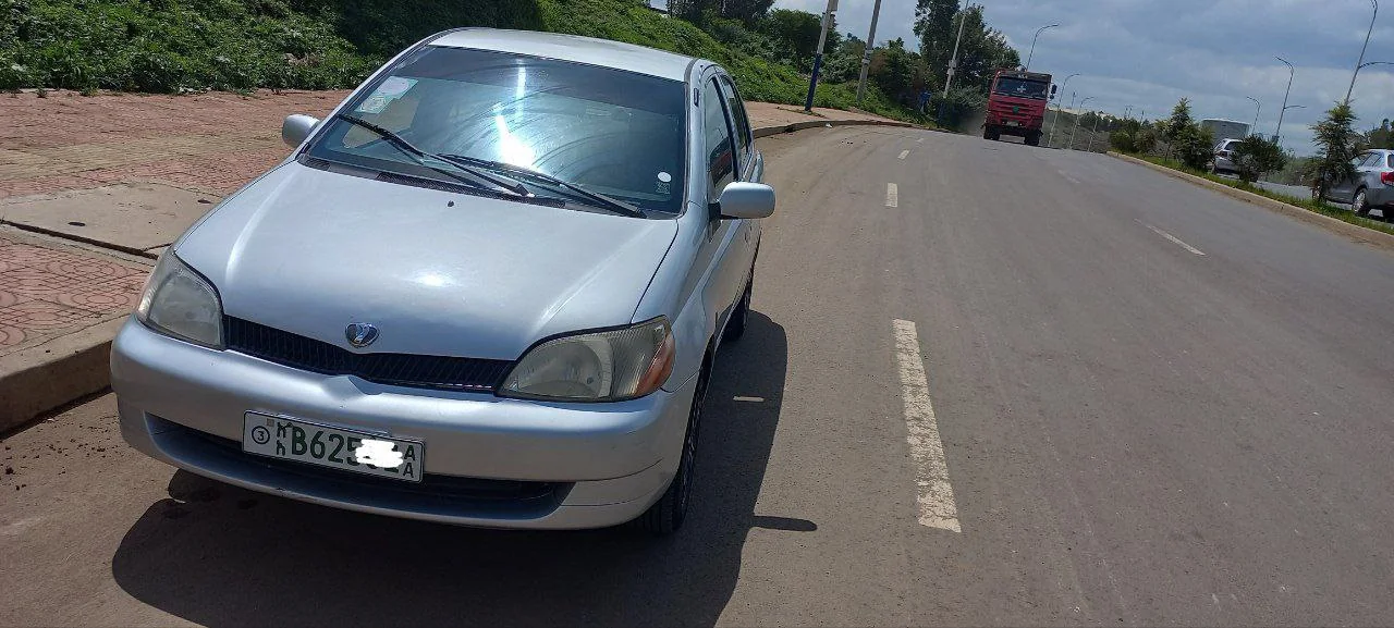 2000 Model-Toyota Platz