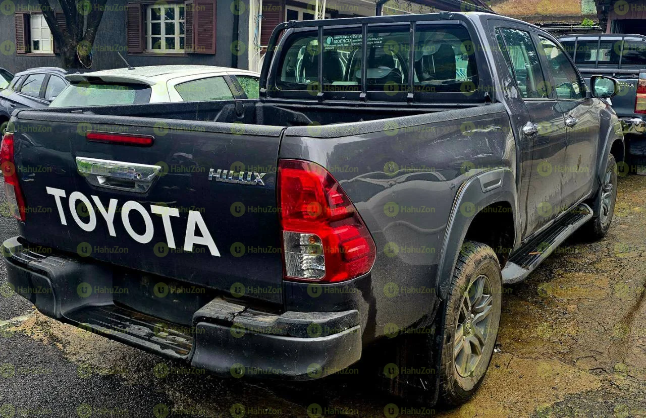 2022 Model-Toyota Hilux Invincible