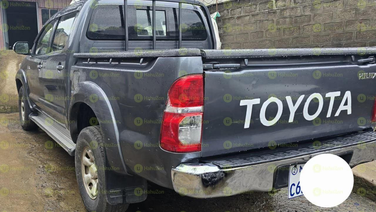2012 Model-Toyota Hilux double Cab