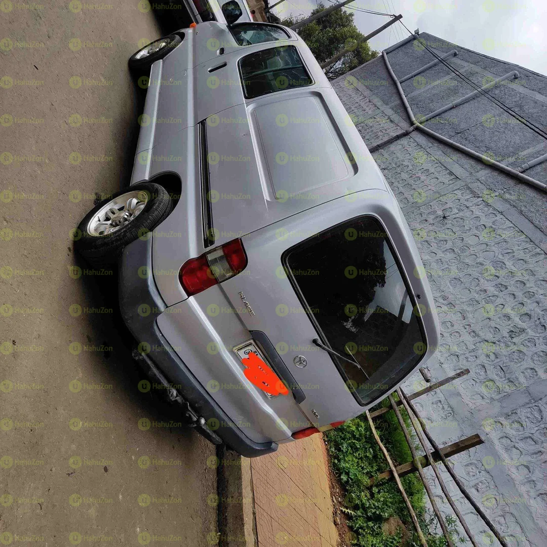2006 Model-Toyota Hiace Dolphine